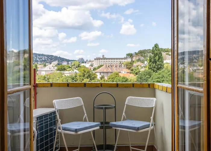 Apartament With Panoramic View *